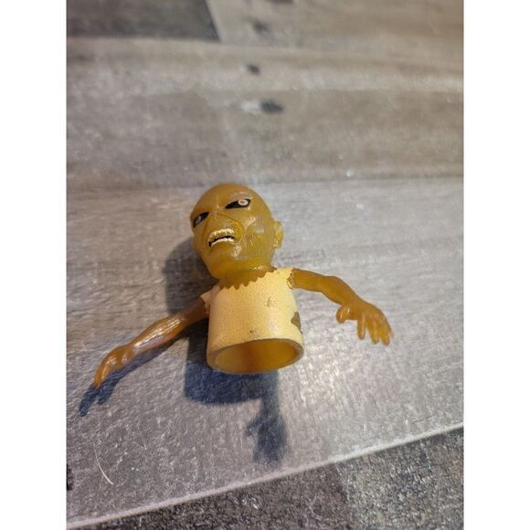 ACC angry Zombie finger puppet halloween toy figure - Picture 2 of 4